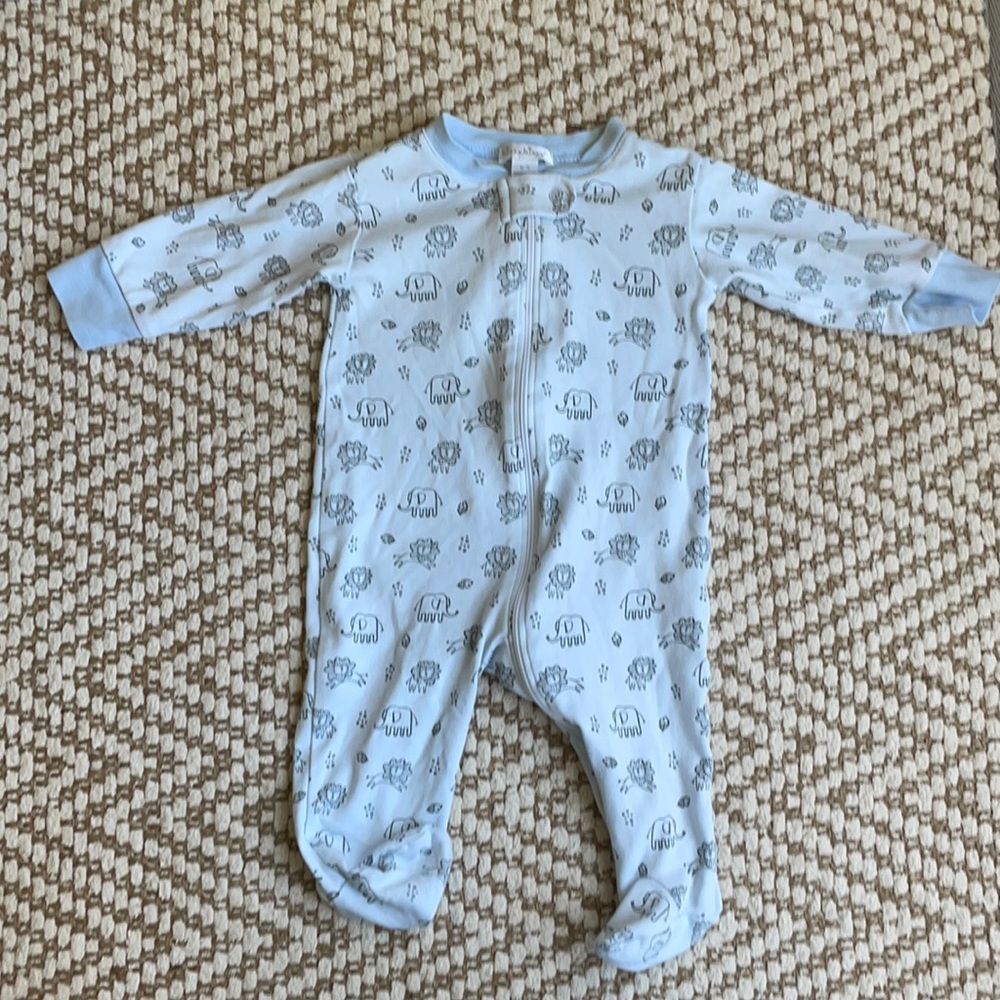 Kissy Kissy Footie with lions and elephants